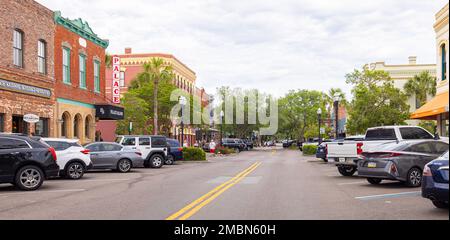 Fernandina, Florida, USA - 16. April 2022: Das alte Geschäftsviertel an der Centre Street Stockfoto