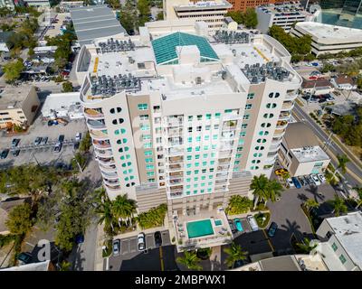 Sarasota, FL, USA - 18. Januar 2023: Luftfoto Rivo in Ringling Condominium Stockfoto