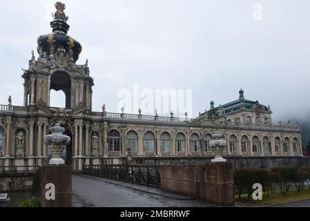 The Arita Porcelain Park - ein Freizeitpark in Arita, Japan. Nachbildung des "Zwinger", eines berühmten Barockpalastes in Dresden Stockfoto