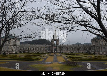 The Arita Porcelain Park - ein Freizeitpark in Arita, Japan. Nachbildung des "Zwinger", eines berühmten Barockpalastes in Dresden Stockfoto