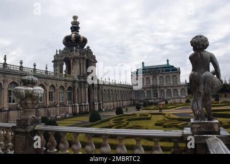 The Arita Porcelain Park - ein Freizeitpark in Arita, Japan. Nachbildung des "Zwinger", eines berühmten Barockpalastes in Dresden Stockfoto