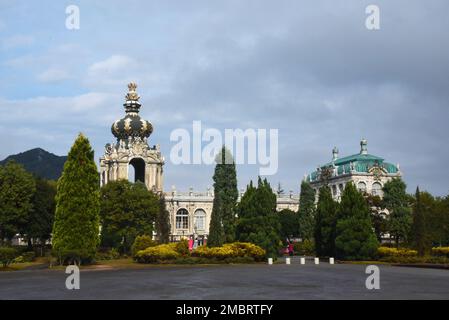 The Arita Porcelain Park - ein Freizeitpark in Arita, Japan. Nachbildung des "Zwinger", eines berühmten Barockpalastes in Dresden Stockfoto