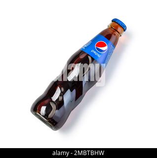 Chisinau, Moldau - 26. April 2020: Foto einer Pepsi-Glasflasche. Pepsi ist ein kohlensäurehaltiges Erfrischungsgetränk, das von PepsiCo hergestellt wird Stockfoto