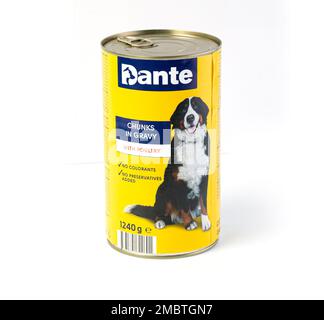 Chisinau, Moldau, 04. Juli 2021: Dose of Dante Dog Food auf weißem Hintergrund Stockfoto