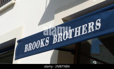 Palma de Mallorca, Spanien - 23. September 2017: Brooks Brothers Ladenschild. Brooks Brothers ist die älteste Bekleidungsmarke in Amerika Stockfoto