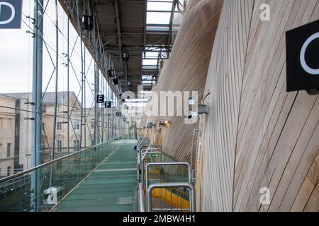 Bordeaux , Aquitaine France - 01 18 2023 : Gerichtssaal mit Zedernholz und Glaswänden Gerichtsgebäude mit modernem futuristischem Design in der Stadt Bordeaux Frankreich Stockfoto