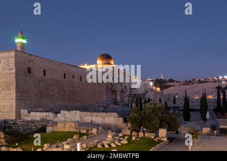 Ruinen der Fatimiden-Festung am Jerusalemer Archäologischen Park unterhalb der Al-Aksa-Moschee entlang der südlichen Mauer des Tempelbergees, auch Haram al Sharif genannt, in der Altstadt, Ostjerusalem Israel Stockfoto