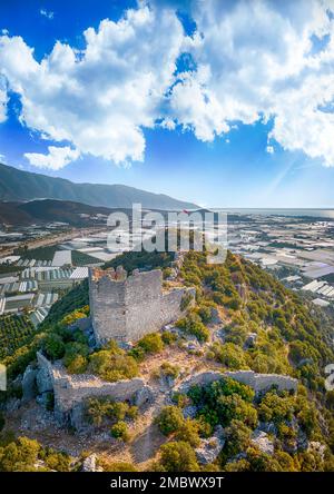 Ruinen der antiken Stadt Myra in Demre, Türkei Luftaufnahme von oben Foto von der Drohne. Stockfoto