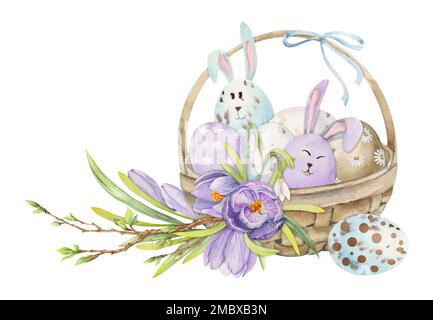 Hausgezeichneter Höhepunkt der Osterfeier in Aquarell. Korb mit pastellfarbenen Eiern, Hasen, Frühlingsblumen. Isoliert auf weißem Hintergrund. Design für Stockfoto