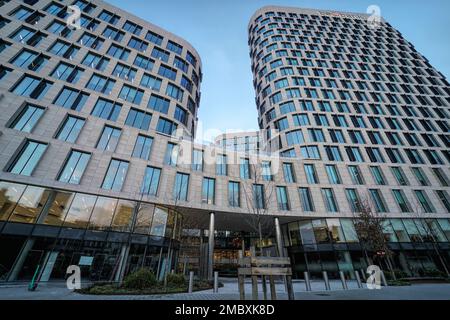 Brüssel, Brabant, Belgien 01 20 2023 Ein tiefer und weitwinkliger Blick auf die belgische Beobank Bank mit moderner Architektur Stockfoto