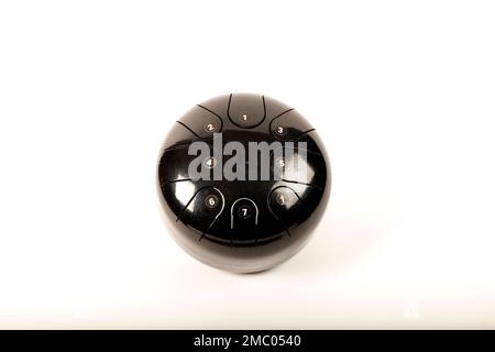 Metallzungentrommel, Handschaufel, Handtrommel, mit 8 diatonischen Teilungen. Aus Stahl. Stockfoto