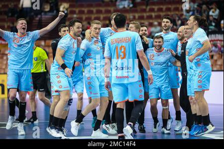 Kattowitz, Polen. 19. Januar 2023. Handball: Weltmeisterschaft, Katar - Niederlande, Hauptrunde, Gruppe 3, Spieltag 1 bei Spodek Katowice. Die niederländischen Spieler jubeln. Kredit: Jan Woitas/dpa/Alamy Live News Stockfoto