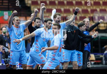 Kattowitz, Polen. 19. Januar 2023. Handball: Weltmeisterschaft, Katar - Niederlande, Hauptrunde, Gruppe 3, Spieltag 1 bei Spodek Katowice. Die niederländischen Spieler jubeln. Kredit: Jan Woitas/dpa/Alamy Live News Stockfoto