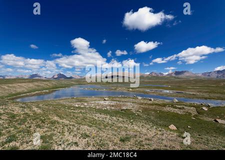 Alpensee, Kakshaal auch im Tian Shan Gebirge nahe der chinesischen Grenze, Naryn Region, Kirgisistan Stockfoto