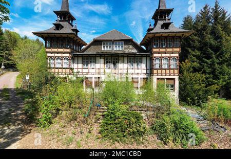 Das alte Hotel der Eisenbahner in Alexisbad Harz Selketal Stockfoto