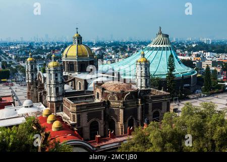 Basilika der Muttergottes von Guadalupe, Templo Expiatorio a Cristo Rey (alte Basilika von Guadalupe) und Neue Basilika von Guadalupe, Mexiko-Stadt, Mexiko Stockfoto