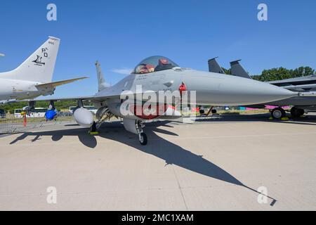 F-16 Fighting Falcon von der U.S. Airforce, 22. 06. 2005. ILA International Aerospace Exhibition Berlin, Schönefeld, Brandenburg Stockfoto