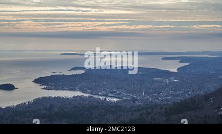 Blick vom 'Ocean Outlook', Camden Hills State Park, Maine Stockfoto