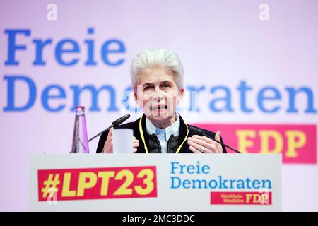 Marie-Agnes Strack-Zimmermann, FDP - Verteidigungspolitikerin ...