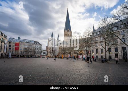 Bonner Münsterkirche am Münsterplatz - Bonn Stockfoto