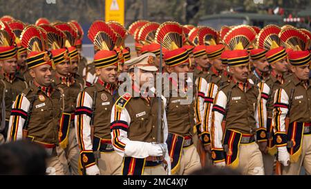 Delhi Polizeikontingent, Marsch während der Probe des Republic Day India 2023 in Neu-Delhi Stockfoto