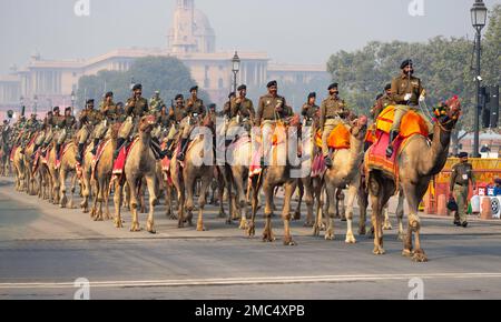 BSF (Border Security Force) Kamelkontingent, Marsch während der Probe des Republikentags Indien 2023 in Neu-Delhi Stockfoto