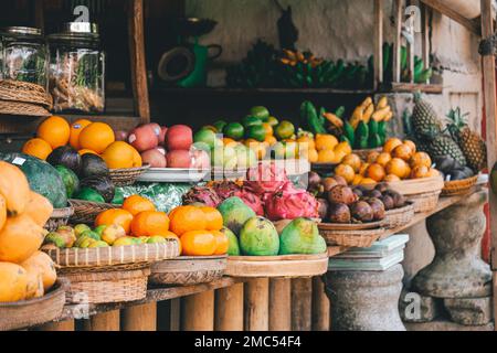 Obst auf einem Markt in Bali, Indonesien Stockfoto