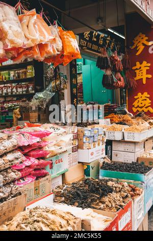 Gewürzgeschäft in Chinatown Singapur Stockfoto