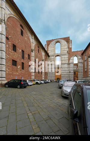 Blick auf Il Facciatone - einer der besten Aussichtspunkte in der Altstadt von Siena Stockfoto