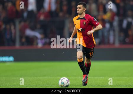 ISTANBUL, TÜRKEI - 21. JANUAR: Emre Tasdemir von Galatasaray SK dribbelt während des Super-Lig-Spiels zwischen Galatasaray SK und Antalyaspor im NEF-Stadion am 21. Januar 2023 in Istanbul, Türkei (Foto von Orange Pictures) Stockfoto