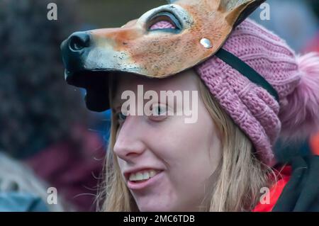 Glasgow, Schottland, Großbritannien. 21. Januar 2023. Anti-Vax-Demonstranten marschieren durch das Stadtzentrum zu einer Kundgebung an der Buchanan Street Treppe. Kredit: Skully/Alamy Live News Stockfoto