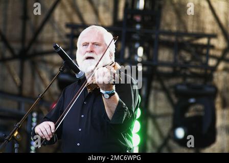 Wien, Österreich. 27. Juni 2010. Die Dubliners Irish Folk-Gruppe beim Donauinsel-Festival in Wien. Das Bild zeigt John Sheahan Stockfoto