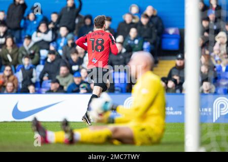 Ryan Ledson von Preston (18) feiert das erste Tor seiner Seite während des Sky Bet Championship-Spiels zwischen Birmingham City und Preston North End am Samstag, den 21. Januar 2023 in St. Andrews, Birmingham. (Kredit: Gustavo Pantano | MI News) Kredit: MI News & Sport /Alamy Live News Stockfoto