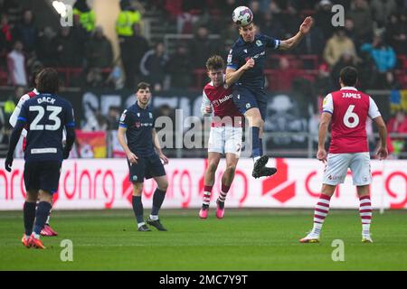 Daniel Ayala von Blackburn Rovers leitet den Ball während des EFL Sky Bet Championship-Spiels zwischen Bristol City und Blackburn Rovers am 21. Januar 2023 in Ashton Gate, Bristol, England. Foto von Scott Boulton. Nur redaktionelle Verwendung, Lizenz für kommerzielle Verwendung erforderlich. Keine Verwendung bei Wetten, Spielen oder Veröffentlichungen von Clubs/Ligen/Spielern. Kredit: UK Sports Pics Ltd/Alamy Live News Stockfoto