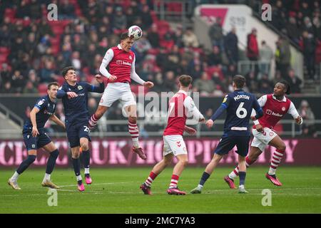 Kal Naismith von Bristol City leitet den Ball während des EFL Sky Bet Championship-Spiels zwischen Bristol City und Blackburn Rover am 21. Januar 2023 in Ashton Gate, Bristol, England. Foto von Scott Boulton. Nur redaktionelle Verwendung, Lizenz für kommerzielle Verwendung erforderlich. Keine Verwendung bei Wetten, Spielen oder Veröffentlichungen von Clubs/Ligen/Spielern. Kredit: UK Sports Pics Ltd/Alamy Live News Stockfoto