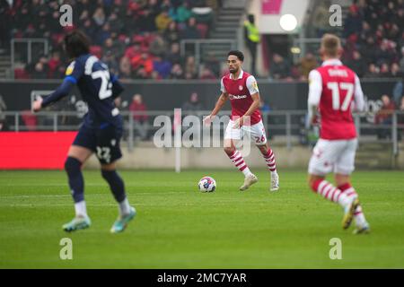 ZAK Vyner aus Bristol City versucht, den Ball beim EFL Sky Bet Championship-Spiel zwischen Bristol City und Blackburn Rover am Ashton Gate, Bristol, England, am 21. Januar 2023 zu übergeben. Foto von Scott Boulton. Nur redaktionelle Verwendung, Lizenz für kommerzielle Verwendung erforderlich. Keine Verwendung bei Wetten, Spielen oder Veröffentlichungen von Clubs/Ligen/Spielern. Kredit: UK Sports Pics Ltd/Alamy Live News Stockfoto