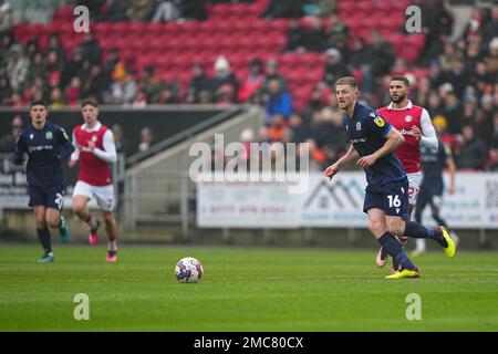 Scott Wharton von Blackburn Rovers geht am 21. Januar 2023 beim EFL Sky Bet Championship Match zwischen Bristol City und Blackburn Rovers in Ashton Gate, Bristol, England, vorbei. Foto von Scott Boulton. Nur redaktionelle Verwendung, Lizenz für kommerzielle Verwendung erforderlich. Keine Verwendung bei Wetten, Spielen oder Veröffentlichungen von Clubs/Ligen/Spielern. Kredit: UK Sports Pics Ltd/Alamy Live News Stockfoto
