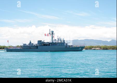 220628-N-XL376-1071 PEARL HARBOR (28. Juni 2022) – Peruanische Navy Corvette BAP Guise (CC-28) trifft am Joint Base Pearl Harbor-Hickam ein, um am Rim of the Pacific (RIMPAC) 2022 am 28. Juni teilzunehmen. Von Juni 29 bis August 4 nehmen an der RIMPAC 25.000 Nationen, 38 Schiffe, vier U-Boote, mehr als 170 Flugzeuge und Mitarbeiter auf und um die hawaiianischen Inseln und Südkalifornien Teil. RIMPAC ist die weltweit größte internationale Seefahrt-Übung und bietet eine einzigartige Ausbildungsmöglichkeit und fördert und pflegt gleichzeitig kooperative Beziehungen zwischen den Teilnehmern, die für die Sicherung der saf von entscheidender Bedeutung sind Stockfoto