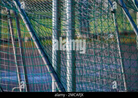 Sammlung von Fußballtore an der Seite eines Feldes Stockfoto