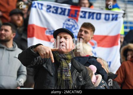 Millwall-Unterstützer während des Sky Bet Championship-Spiels Cardiff City vs Millwall im Cardiff City Stadium, Cardiff, Großbritannien, 21. Januar 2023 (Foto: Mike Jones/News Images) Stockfoto