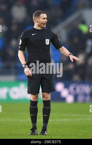 Schiedsrichter Leigh Doughty, während des Sky Bet Championship-Spiels Cardiff City vs Millwall im Cardiff City Stadium, Cardiff, Großbritannien, 21. Januar 2023 (Foto: Mike Jones/News Images) Stockfoto