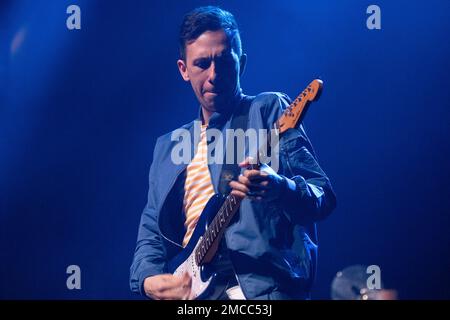 Brixia, Italien. 07. April 2022. Ein amerikanischer Sänger, Songwriter und Gitarrist Cory Wong tritt live auf der Herbsttour am 2022 9. April 2022 im Gran Teatro Morato in Brixia, Italien (Foto von Roberto Tommasini/NurPhoto). Kredit: NurPhoto SRL/Alamy Live News Stockfoto