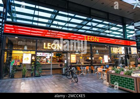 Leon Fast-Food-Restaurant auf dem Spitalfields Market, London, Großbritannien Stockfoto