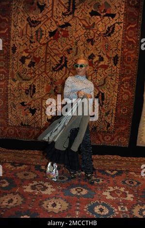 Elton Ilirjani bei der Wintershow 2023, Eröffnung im Park Avenue Armory Stockfoto