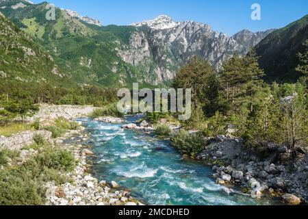 Wunderschöne Berglandschaft im Theth-Nationalpark, Albanien. Stockfoto