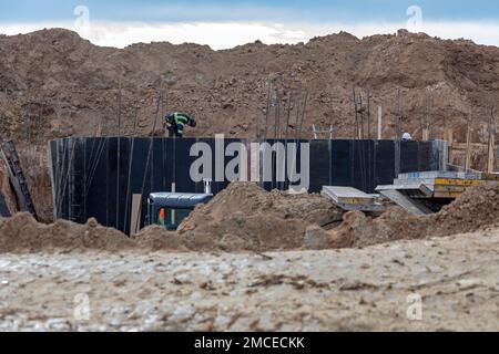 Louisville, Colorado - der Wiederaufbau ist im Gange, nachdem ein Jahr nach dem Waldbrand 1.000 Häuser in einem Vorort von Denver zerstört wurden. Der 2021. Dezember war Colo Stockfoto