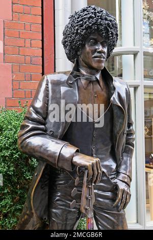 Philip P. Lynott von Thin Lizzy, Bronzestatue, 1949-1986, von Paul Daly, in der Harry Street, (Abseits der Grafton Street), Dublin 2, Eire, Irland Stockfoto