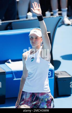 Melbourne, Australien. 22. Januar 2023. 22. SEED ELENA RYBAKINA (KAZ) feiert nach dem Sieg über 1. Samen IGA SWIATEK (POL) in der Rod Laver Arena in einem 4.-Runden-Spiel der DamenSingles am 7. Tag der Australian Open 2023 in Melbourne, Australien. Sydney Low/Cal Sport Media/Alamy Live News Stockfoto