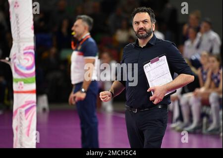 Pala Wanny, Florenz, Italien, 21. Januar 2023, Stefano Lavarini Cheftrainer Igor Gorgonzola Novara während des Spiels Savino Del Bene Scandicci gegen Igor Gorgonzola Novara – Volleyball Italienische Serie A1 Frauen Stockfoto