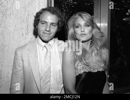 Heather Thomas und sein Verlobter George Fortmuller bei der ABC-Affiliates-Party im Century Plaza Hotel am 12. Mai 1982 in Los Angeles, Kalifornien. Kredit: Ralph Dominguez/MediaPunch Stockfoto